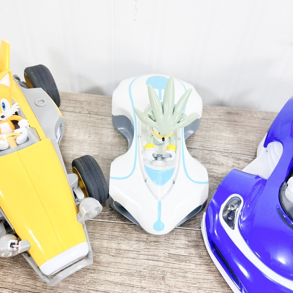 Team Sonic Racing RC: Tails The Fox & Sonic , 2.4GHz Remote Controlled Cars - Picture 11 of 16